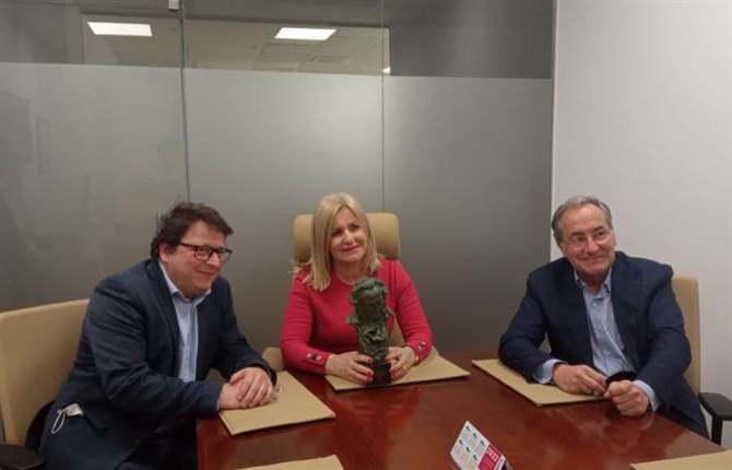 https://www.graduadossociales.org/getFile.aspx?id=88b98dbf4f534307bdafd122f30d1b93.jpg