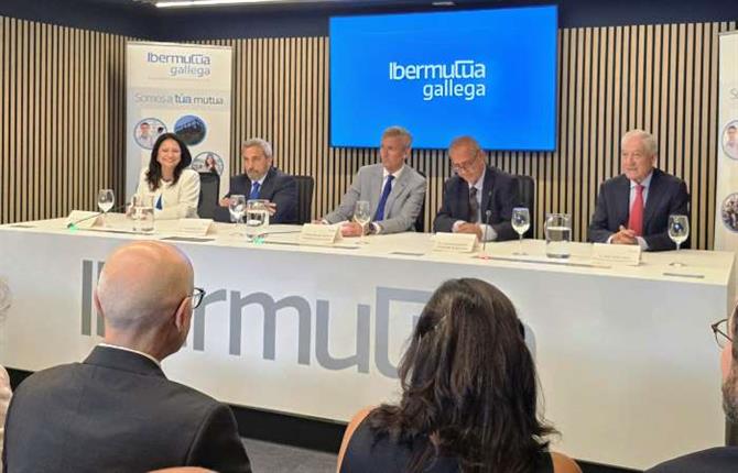 https://www.graduadossociales.org/getFile.aspx?id=88ec5b64daa0482bbbc87ffae8d3d51d.jpg
