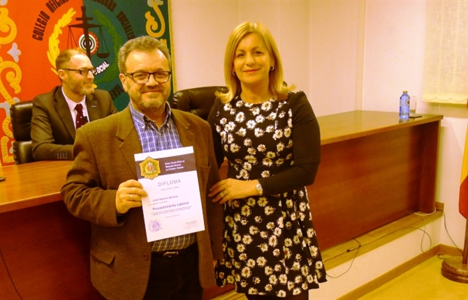 https://www.graduadossociales.org/getFile.aspx?id=8deeb9ac284e4cd4b20c8f32fdbb3043.jpg