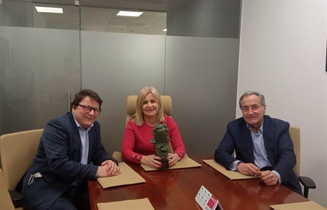 https://www.graduadossociales.org/getFile.aspx?id=8e001c51424b4f5db1307b227440f456.jpg