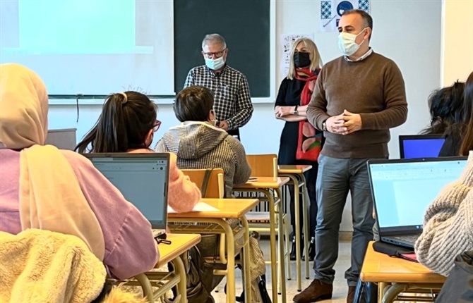 https://www.graduadossociales.org/getFile.aspx?id=902346bbdcaf4c7bb5b86180f4c8ef64.jpg