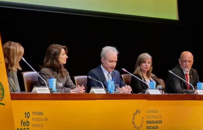 https://www.graduadossociales.org/getFile.aspx?id=90a40b22631046faaa6c5d9576abc511.jpg