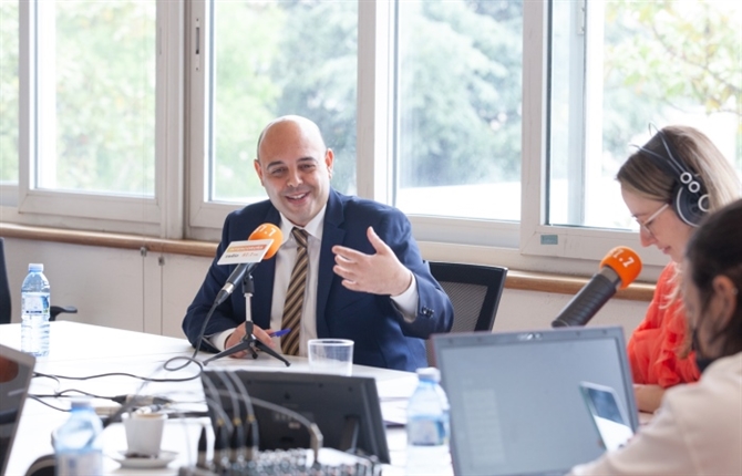 https://www.graduadossociales.org/getFile.aspx?id=9125afdc98b94a4bbcdfab2d7a978173.jpg