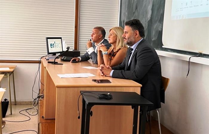 https://www.graduadossociales.org/getFile.aspx?id=963e2f34f73b401ca7c3b35f424c0210.jpg