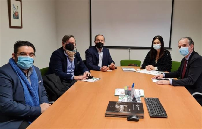 https://www.graduadossociales.org/getFile.aspx?id=9689591b86a54d7b8ac71173f66817a4.jpg