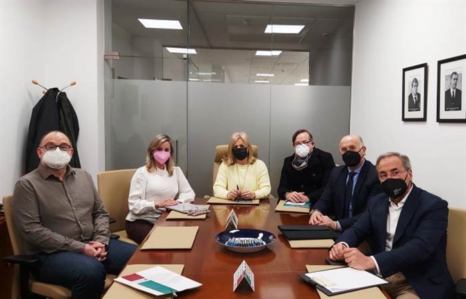 https://www.graduadossociales.org/getFile.aspx?id=97b1a171e9b641a1bffc64625e2fb0ec.jpg