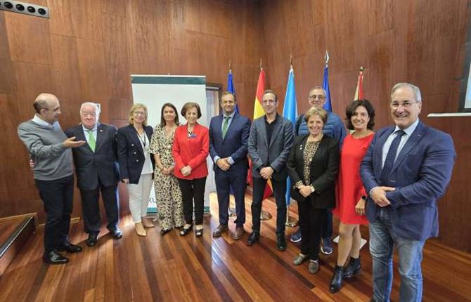https://www.graduadossociales.org/getFile.aspx?id=9caee15c16134004a64b182703a365a9.jpg