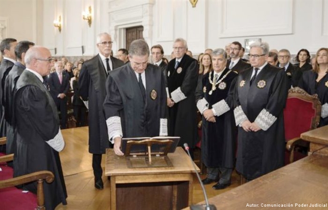 https://www.graduadossociales.org/getFile.aspx?id=9e521fea8993422d8e16dc3faa5e9715.jpg