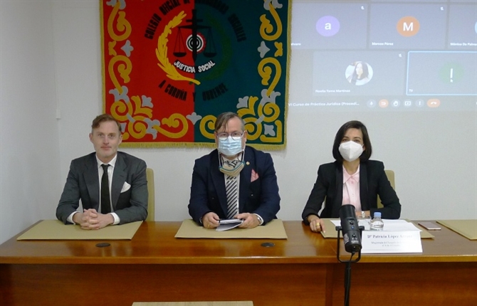https://www.graduadossociales.org/getFile.aspx?id=9e77ec9f71a7485086c9982fb5815faf.JPG