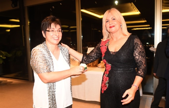 https://www.graduadossociales.org/getFile.aspx?id=a1a42a529f6046cc86f9abef93122b47.JPG