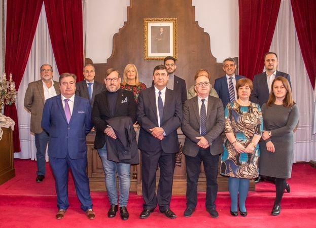 https://www.graduadossociales.org/getFile.aspx?id=a23a0e46bd0b4be38d0252e05679dc20.jpg