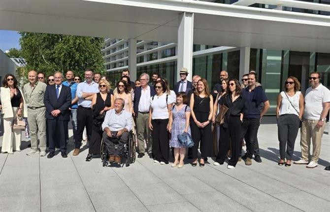 https://www.graduadossociales.org/getFile.aspx?id=a63b408847b4454eba6aca396d5962cd.jpg