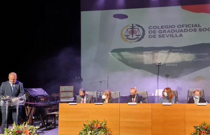 https://www.graduadossociales.org/getFile.aspx?id=a664b6988e8d4e3e9c15fcf217d8f5b9.jpg