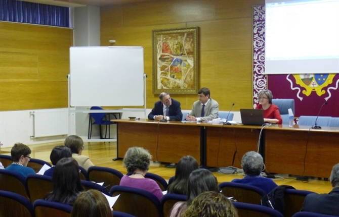 https://www.graduadossociales.org/getFile.aspx?id=aab9a3a73ea845e9be4266f21640159e.jpg