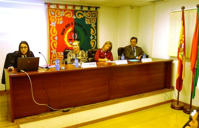 https://www.graduadossociales.org/getFile.aspx?id=adc3c46c7d1d4af2904169c6e6269c53.jpg