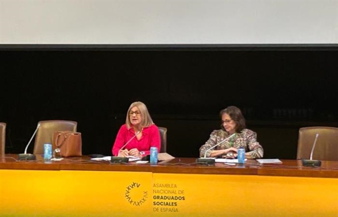 https://www.graduadossociales.org/getFile.aspx?id=b5f569f4b0144adc8b5956416cb997b7.jpg