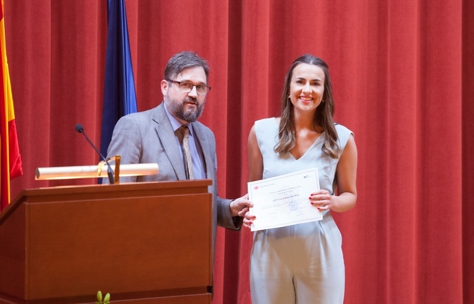 https://www.graduadossociales.org/getFile.aspx?id=b9c4d1f960d1433c974aaa481e8a992f.jpg