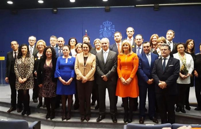 https://www.graduadossociales.org/getFile.aspx?id=c34274afbee64db0a97c079d5ab235ad.jpg