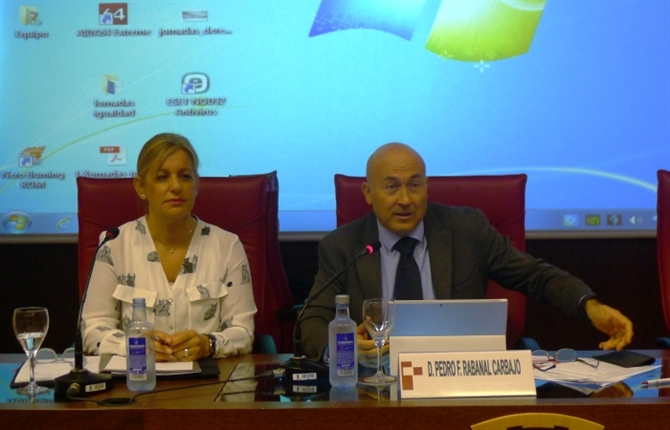 https://www.graduadossociales.org/getFile.aspx?id=d03aba8223c94d4ba719518c64793261.JPG