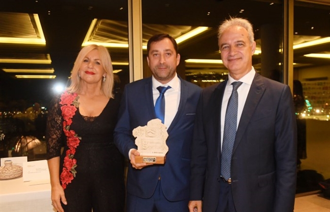 https://www.graduadossociales.org/getFile.aspx?id=d20aafc017d74c859de9e5a93b780c79.JPG