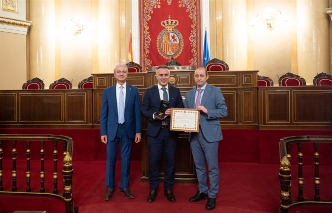 https://www.graduadossociales.org/getFile.aspx?id=d2243829d6db4e32972b646d4a984dd4.jpg