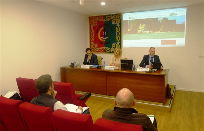 https://www.graduadossociales.org/getFile.aspx?id=d466df7b52604d54b722f68935f83b3b.JPG