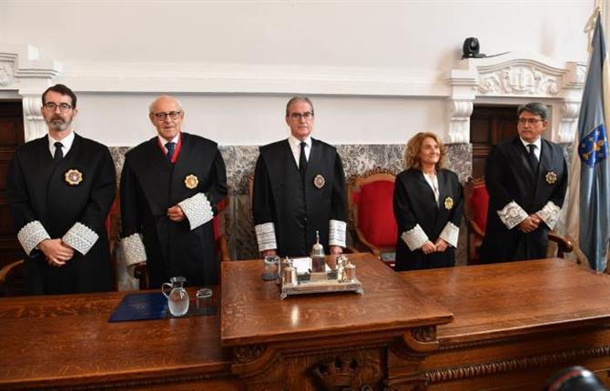 https://www.graduadossociales.org/getFile.aspx?id=d4fb7955ff7f443ab9d4d09d8814fb17.jpg
