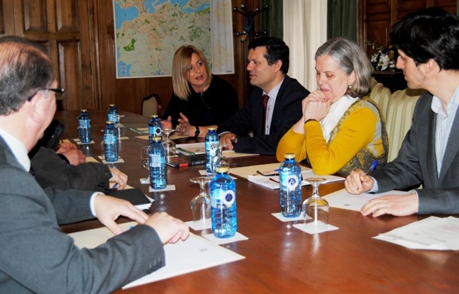 https://www.graduadossociales.org/getFile.aspx?id=d5815f0f092d44e1a1a8c3d2d132cc56.jpg