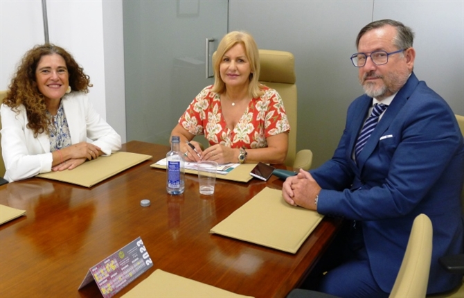 https://www.graduadossociales.org/getFile.aspx?id=d7af35af47ea45eaba25c85fde23fcbe.JPG