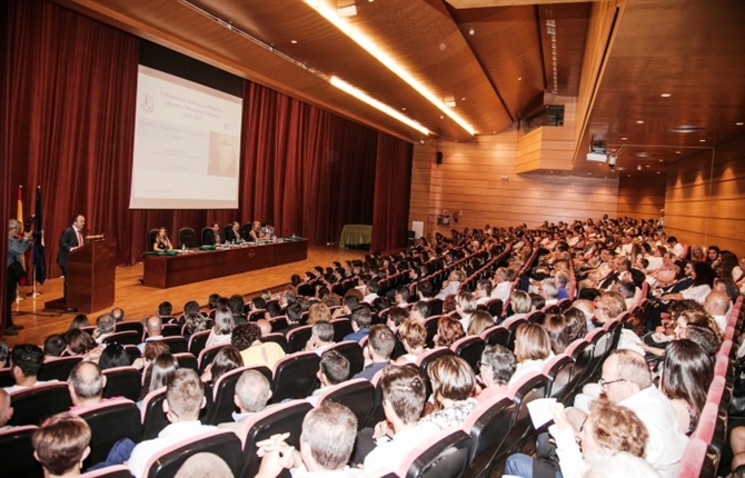 https://www.graduadossociales.org/getFile.aspx?id=d8d1fbc14fe642af9453be2763e95e37.jpg