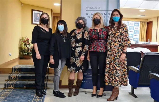 https://www.graduadossociales.org/getFile.aspx?id=dd24b7b6216a406980a811eb07d44187.jpg