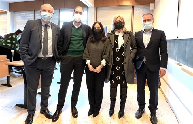 https://www.graduadossociales.org/getFile.aspx?id=e64646179d4e4b93a3e85ba0fd7a5772.jpg