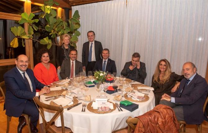 https://www.graduadossociales.org/getFile.aspx?id=e6ea8bcc5af94d6f9fb1a21708d9dc2f.jpg