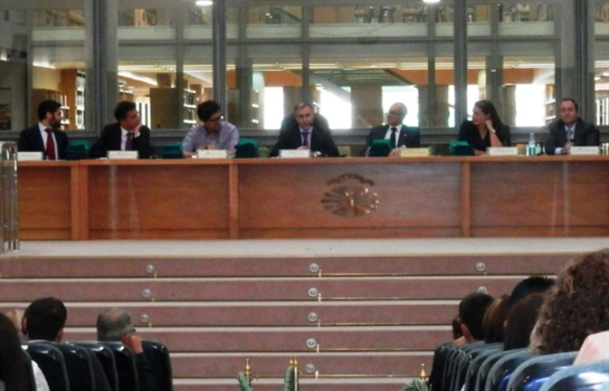 https://www.graduadossociales.org/getFile.aspx?id=e9101139f13e4fe68dc4faebc5f35a86.jpg