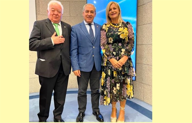 https://www.graduadossociales.org/getFile.aspx?id=eabe1130a40e45939e9143e004d39f61.jpg