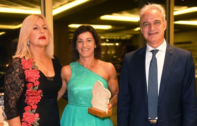 https://www.graduadossociales.org/getFile.aspx?id=ec07a948e5e24957aef47cc86fbcc4b9.JPG