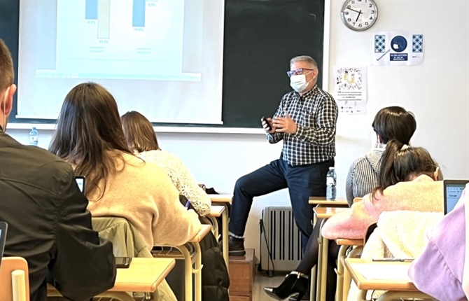 https://www.graduadossociales.org/getFile.aspx?id=f071dc27f674465c840688b438e7cc8c.jpg