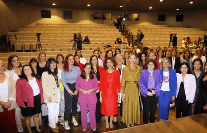https://www.graduadossociales.org/getFile.aspx?id=f37bc38a98b04a39801e5bb99e48083d.jpg