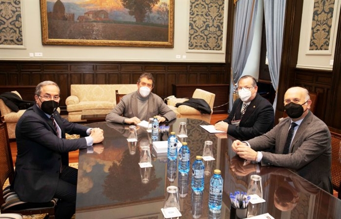 https://www.graduadossociales.org/getFile.aspx?id=fd2e43bfa70d48b08d95860abc102ce7.jpg