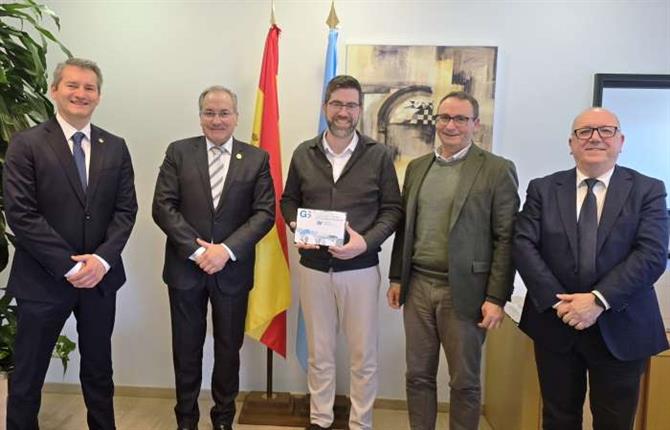 https://www.graduadossociales.org/getFile.aspx?id=fd7310bfc30740b1aeb650340aa58bcc.jpg