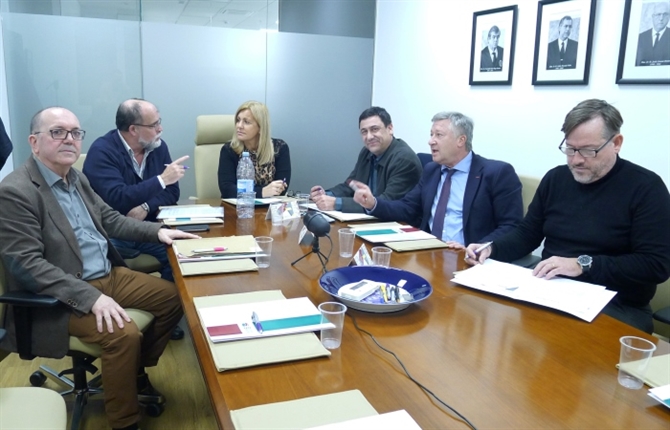https://www.graduadossociales.org/getFile.aspx?id=fead9924de6842cebd7bd009d8f75f08.JPG